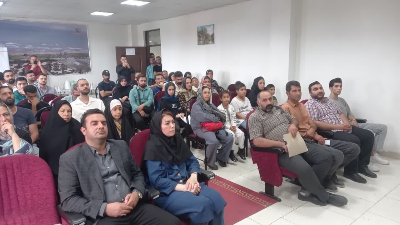 بازگشت ۱۲ دانش آموز به کلاس درس در محمود آباد